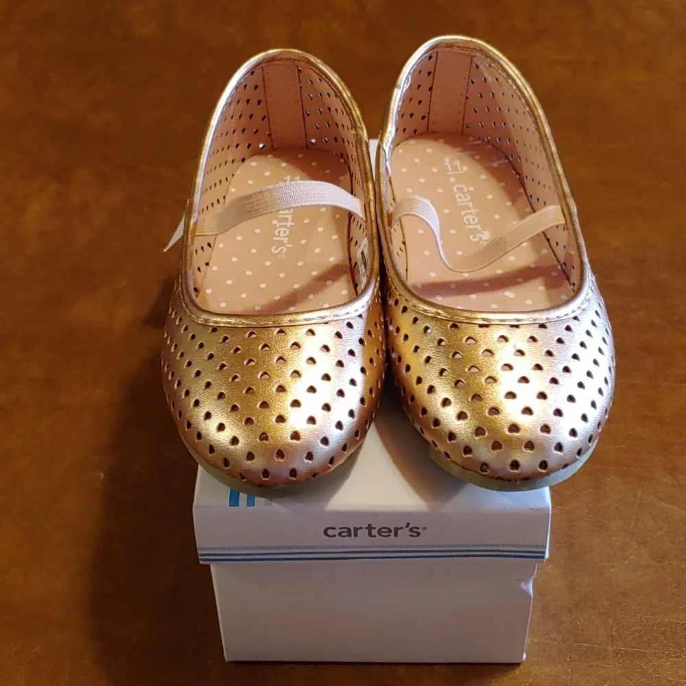 NIB and NWT Carter flats size 11